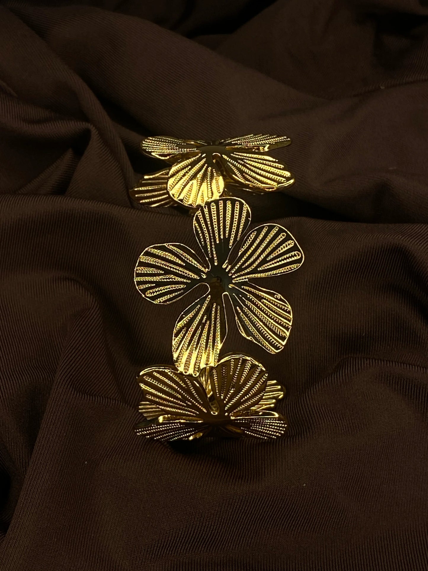 Flower bangle cuff- Bracelet Anti-tarnish Gold plated