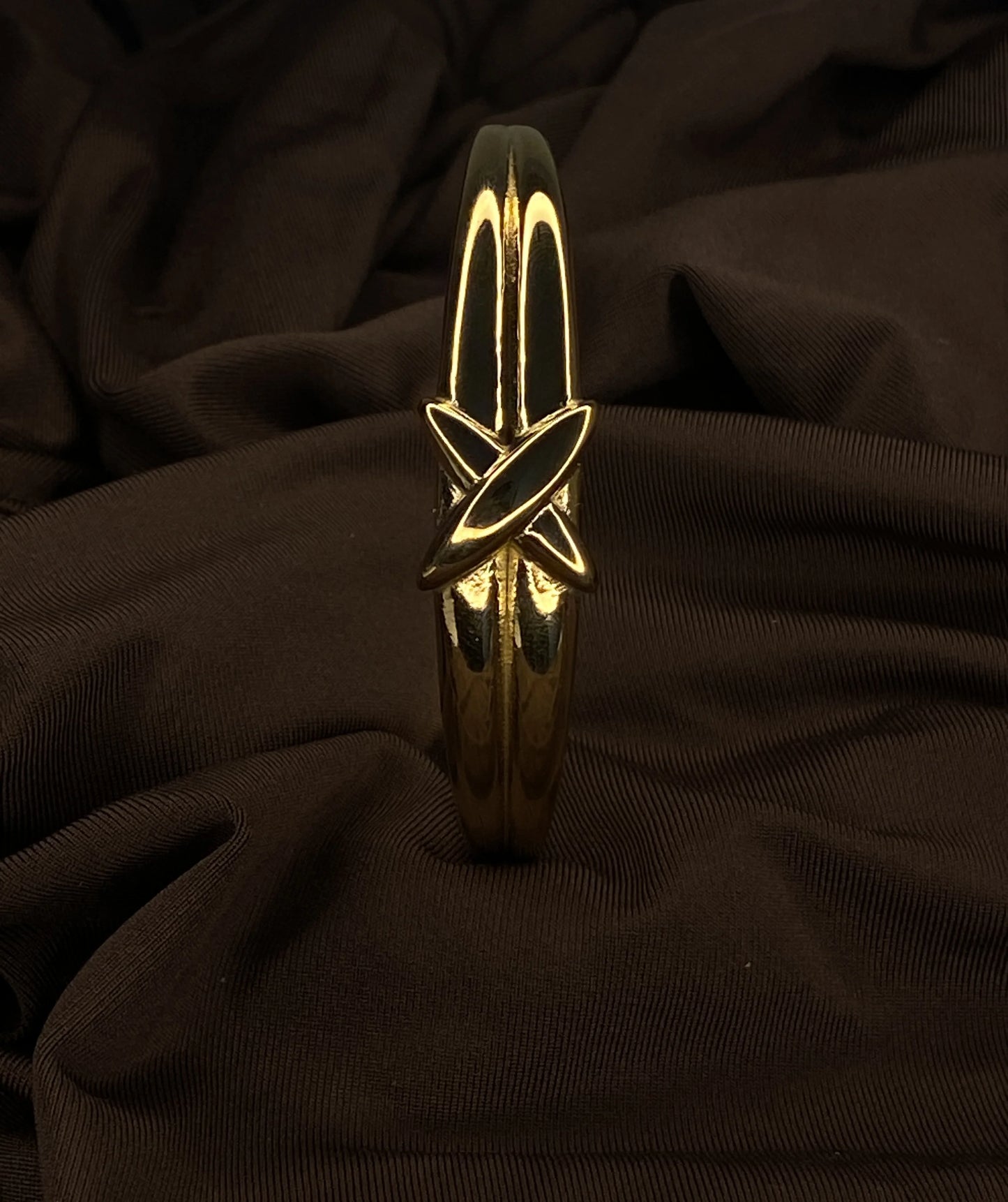 Bold cross- Bracelet Anti-tarnish Gold plated