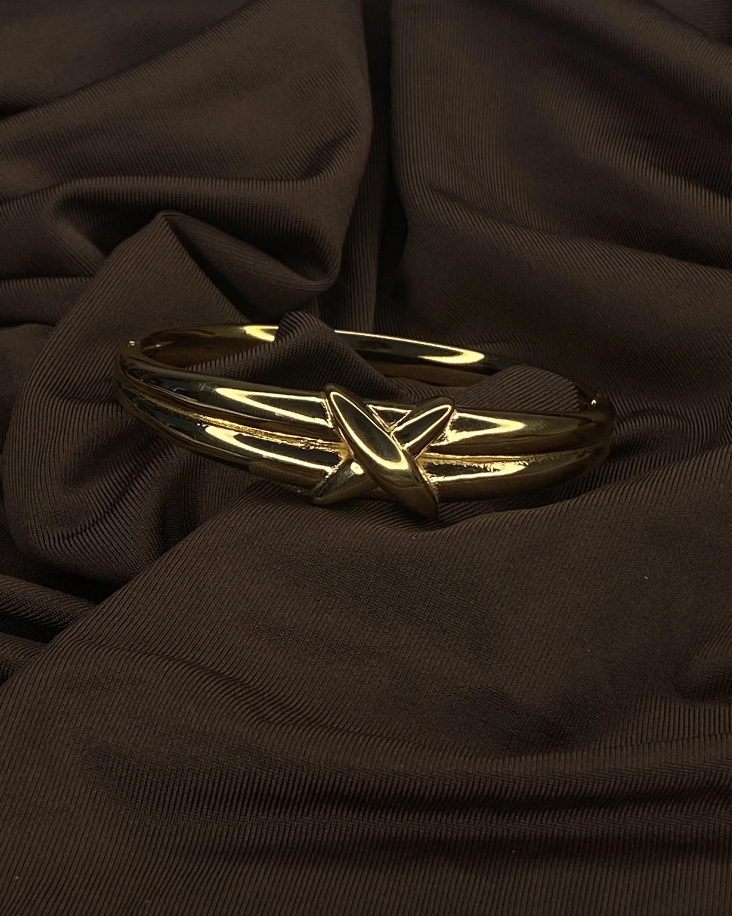 Bold cross- Bracelet Anti-tarnish Gold plated