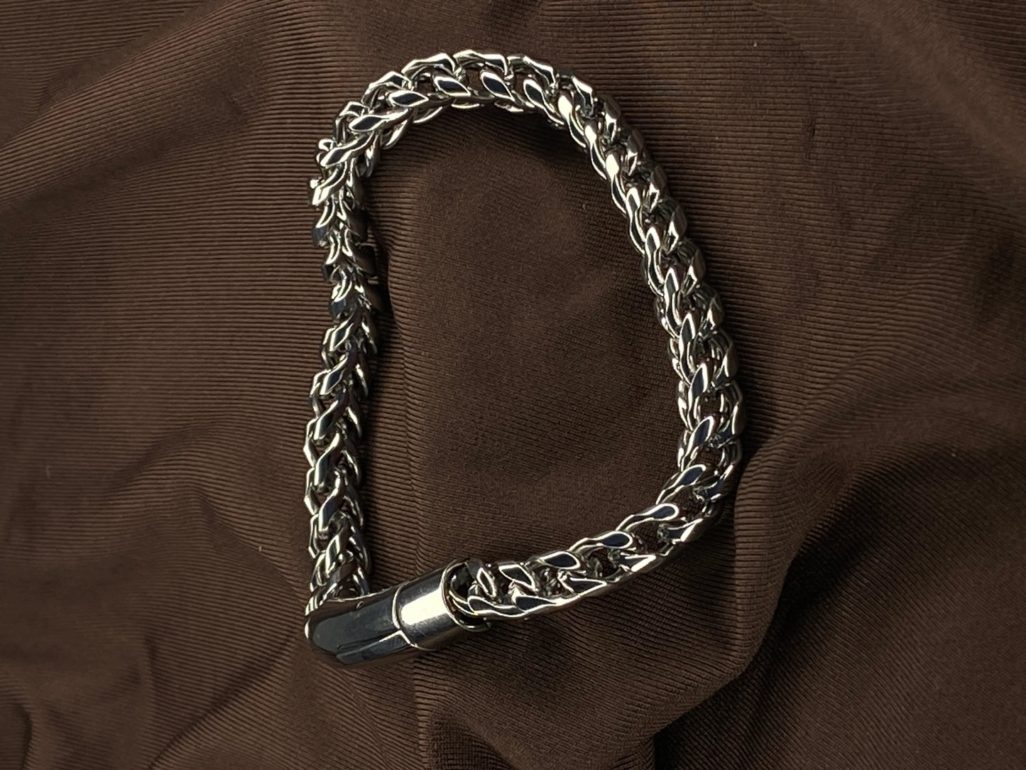 Masculine edge Charm bracelet for Men's Anti-tarnish